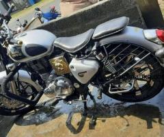 Royal Enfield - Image 1/2